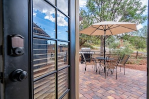 Outdoor dining available on the patio - Steps to Trails, Firepit, Patio, Central Location (Sedona)