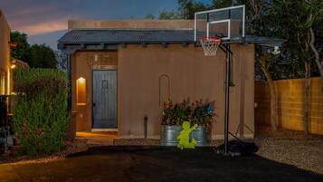 Welcome! This cozy and beautifully-styled guesthouse is ready for your stay!