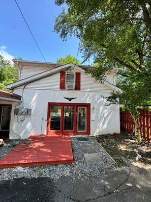 Unclassified image, 4 of 10, button - The Grateful Trail House- Weir Tranquil 1 bdrm apartment with AC in Cumberland (Cumberland)