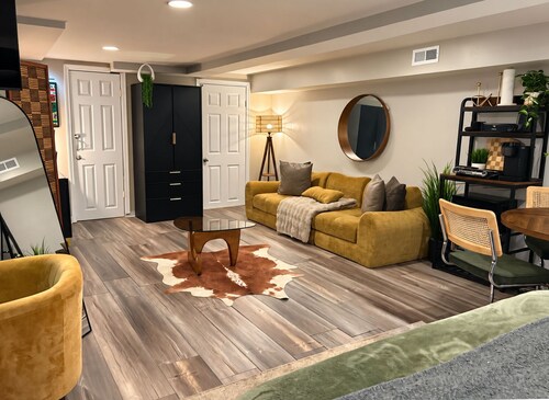 Private DC Studio - Free Parking - Lake Trail - Near Navy Yard + Capitol Hill