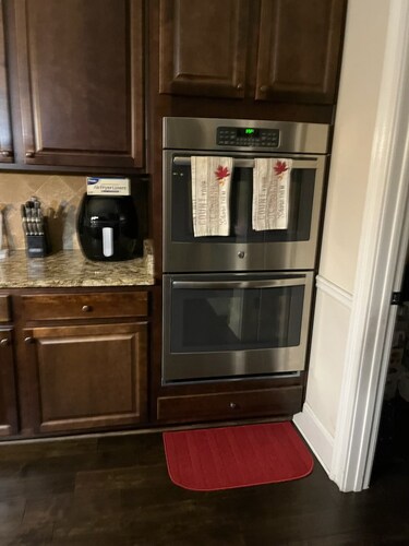 3-bedroom house in pleasant Loganville with cool AC breeze..Great area