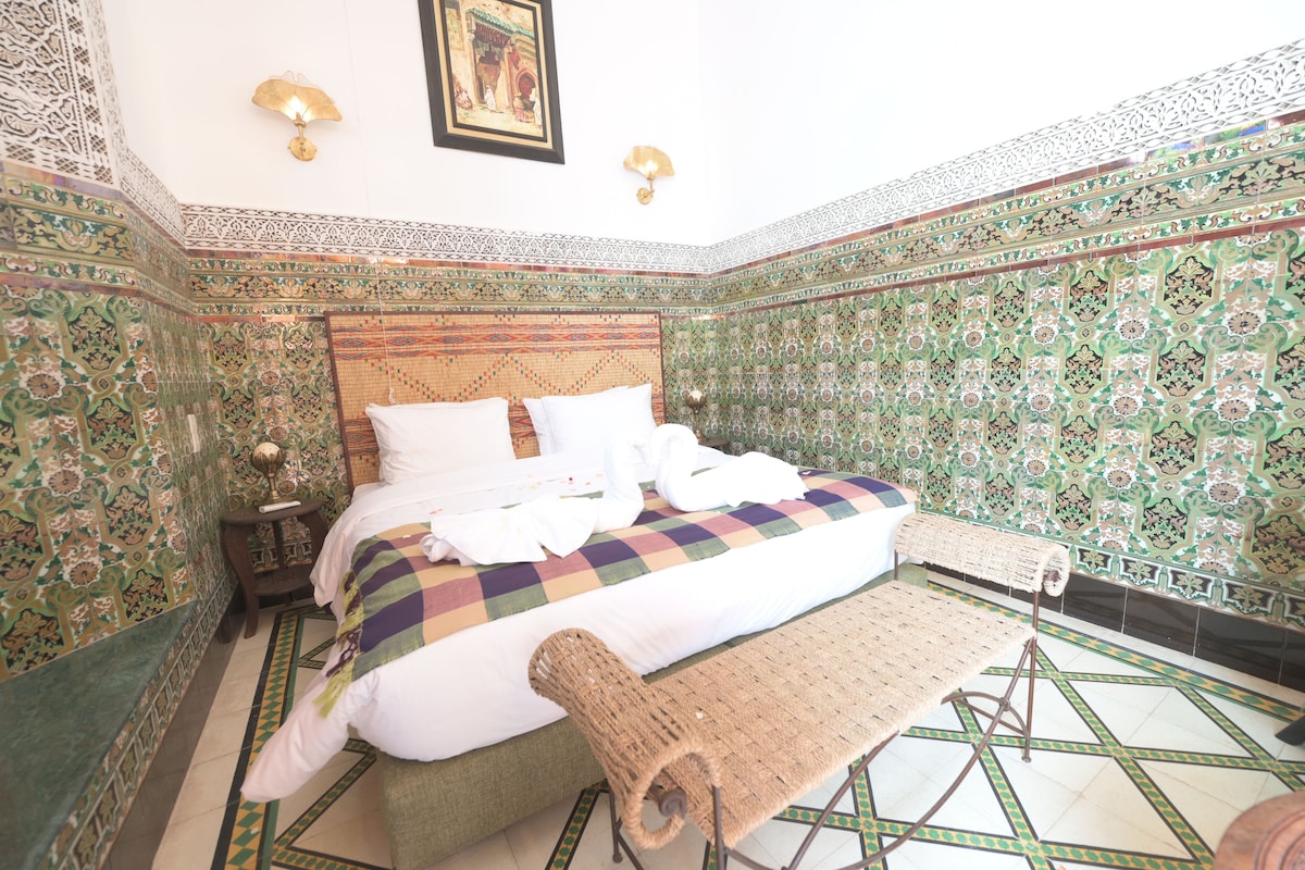Quarto casal superluxo, vista para a piscina