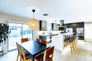 Private kitchen - ENSENADA - Modern, Family-Friendly, Private Pool, Golfer's Paradise (La Quinta)