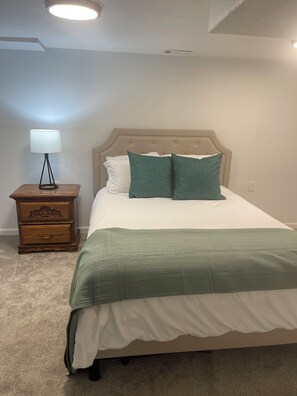 Room - Adorable 1-bedroom house with heating and AC in pleasant Grove (Pleasant Grove)
