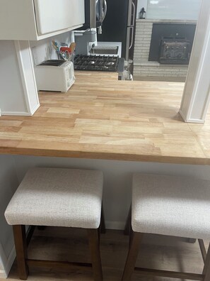 Private kitchen - Adorable 1-bedroom house with heating and AC in pleasant Grove (Pleasant Grove)