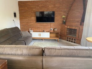 Living area - Vrbo Property (Atibaia)