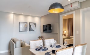 Dining - Elegant Apartment With Balcony Mhf2102 (Itapema)