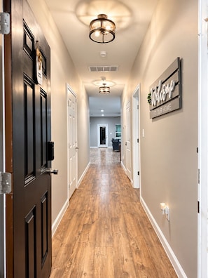 Interior - 3-bedroom house in amazing Fort Walton Beach within 6 minutes from the beach. (Fort Walton Beach)