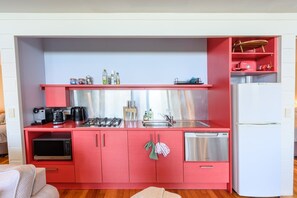 Private kitchen - Proms Edge - Coastal Banksia Villa (Yanakie)