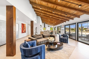 Open Layout - Stunning South Palm Desert Home with Private Pool, Spa & Shadow Mountain Golf Course Views (Palm Desert)