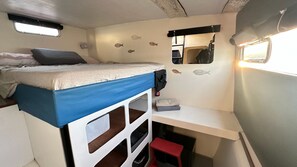 Room - FLOATING LOFT IN THE MARQUISES ISLANDS. ONECAT Catamaran (Nuku Hiva)
