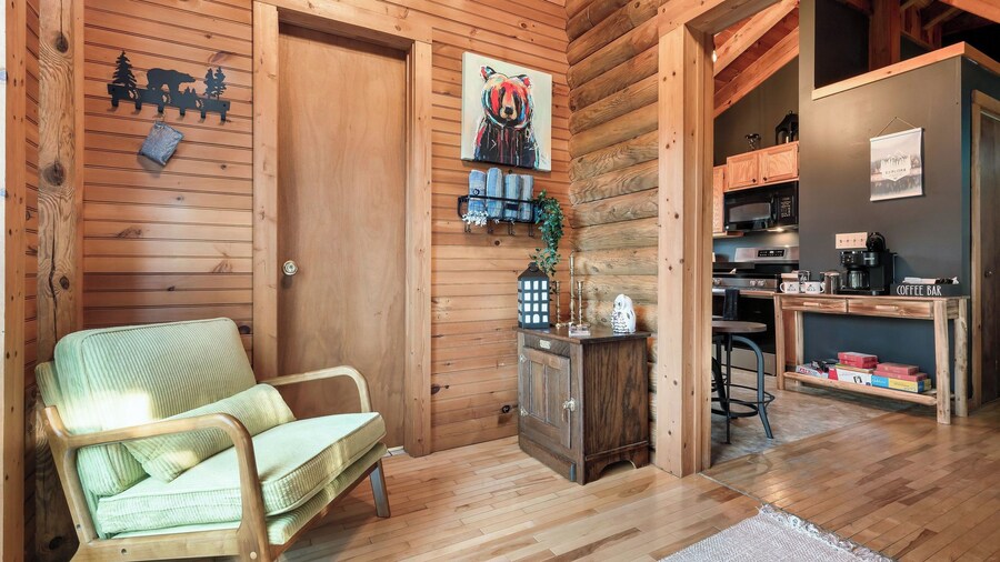 Happy Trails by Avantstay Wraparound Deck + Hot Tub Near Dollywood + Pigeon Forge