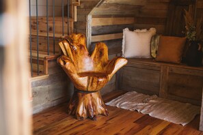 Interior -   A Cozy Retreat Tucked Away in the Tennessee Hills (Primm Springs)
