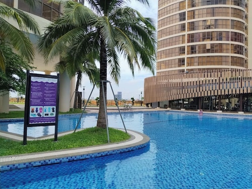 
Modern Phnom Penh Condo with Pool, Gym & AC