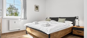 George 03 by Interhome
