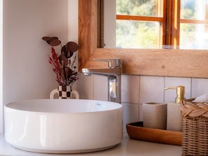 Bathroom - tiny warren - tiny home in beautiful Nannup (Nannup)