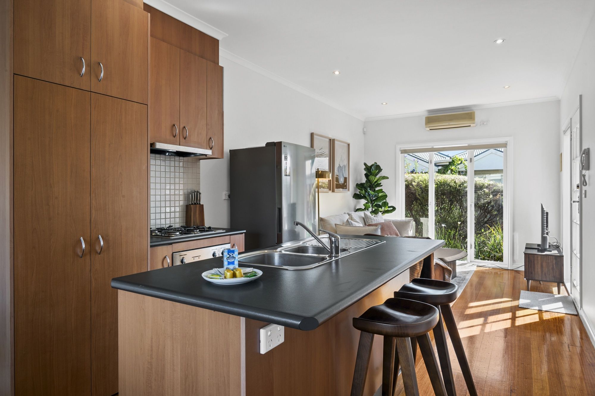 Full kitchen