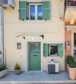 Front of property - Kiara Garitsa House by Corfuescapes (Kerkira)