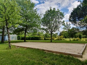 Property grounds - Vrbo Property (Arsac)