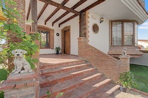 Exterior detail - Villa 'Aranda' with Mountain View, Wi-Fi and Air Conditioning (Alhaurín de la Torre)