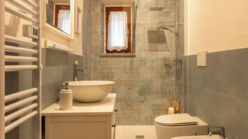 Autumn, Bathroom, Spring, Summer