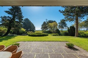Terrace/patio - Scandinavian Seaside Villa near Copenhagen (Solrød Strand)
