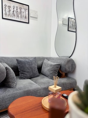 Living area - Studio, Kiambu Road, Nairobi (Nairobi)