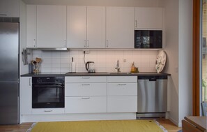 Kitchen - 1 bedroom amazing apartment in Beddingestrand (Beddingestrand)