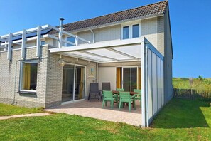 Untagged - Holiday home in Callantsoog with barbecue (Callantsoog)