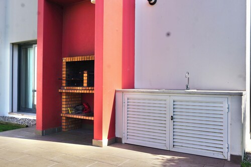 Spacious apartment for 2, near Baleal Beach
