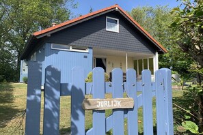Untagged - Holiday home with 3 bedrooms (Julianadorp 207)