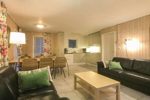 Untagged - Holiday home with 3 bedrooms (Zoutelande)