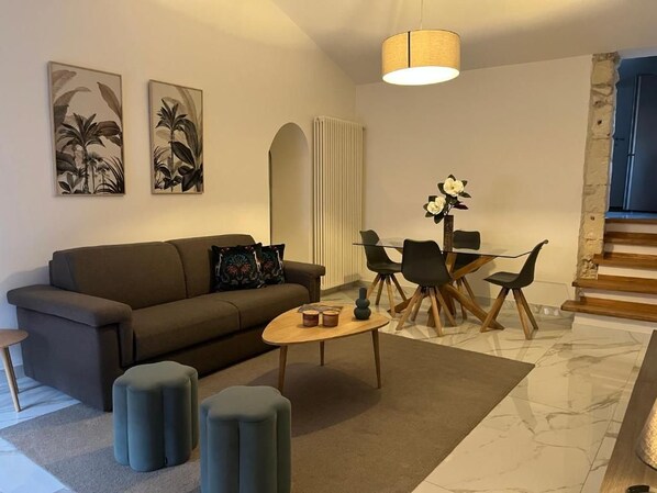 Unclassified image, 1 of 8, button - Magnolia, elegance in the heart of Sassari (Sassari)