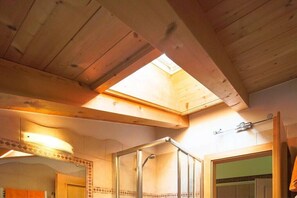 Untagged - Plaickner House by the lake (Uttendorf)