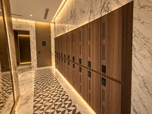 Interior - Burj viewsFrom bed paramount Luxe 3BR+ Pool infinity (Dubai)