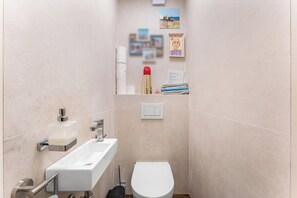 Bathroom - Parkside Stay near Beach (BLANKENBERGE)