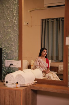Spa - Shophori Wellness Retreat (Santiniketan)