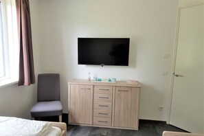 Untagged - Holiday home with 3 bedrooms (Julianadorp an Zee\/ Zandlooper)