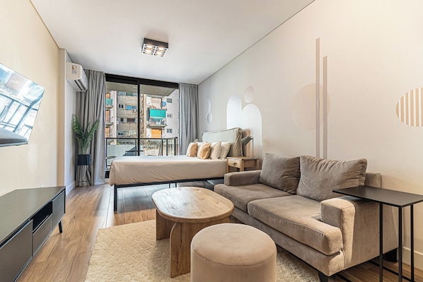 Unclassified image, 1 of 33, button - Large Palermo studio with balcony, work desk and in-unit washer-dryer (Palermo)