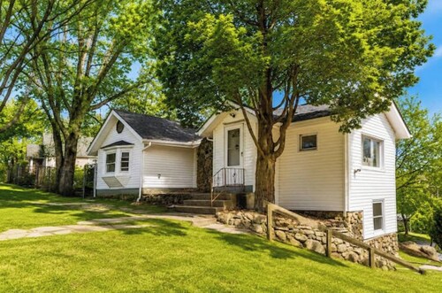 Lake Views, Deck Days & Pet-Friendly Stays
