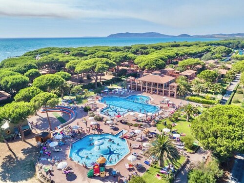 Holiday Village with swimming pool in Albinia