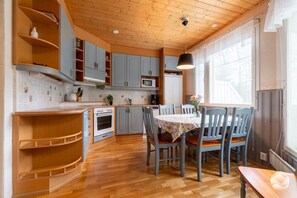Private kitchen - Hytintupa A by Holiday in Kalajoki (Kalajoki)