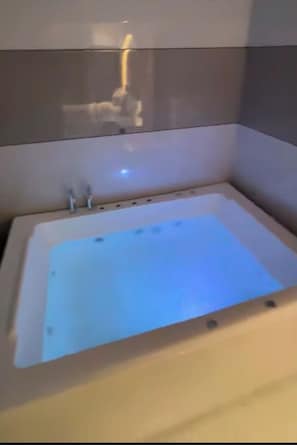 Bathroom - Hotel prospera (Ahmedabad)