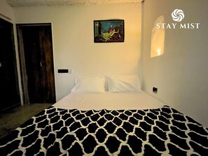 Room - 9BHK Casa Ibiza Villa by Staymist (Alibag)