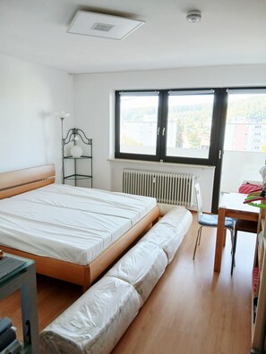 Room - Vrbo Property (Burghausen)
