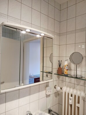 Bathroom - Vrbo Property (Burghausen)