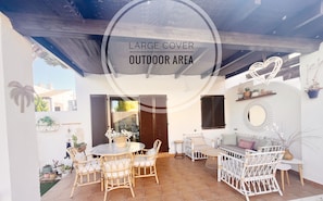 Outdoor dining - Perfect 3-bedroom house with AC in enchanting Alcossebre (Alcossebre)