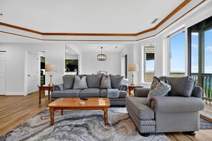 Living area - Highridge Place 21 (Wintergreen)