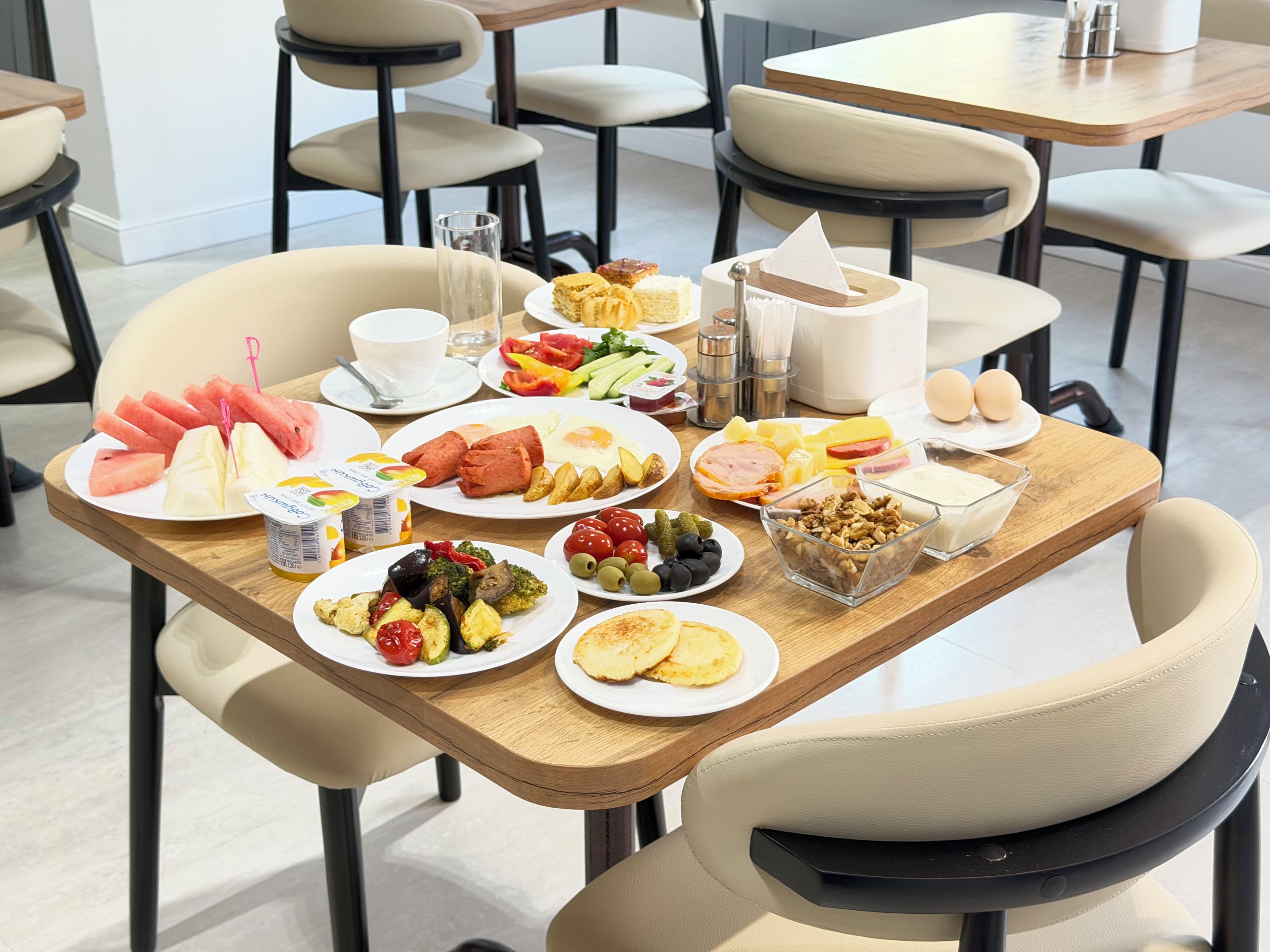 Desayuno estilo bufé