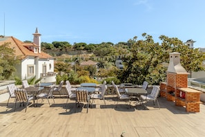 Outdoor dining - Atlantic House by Homing (Lisbon)